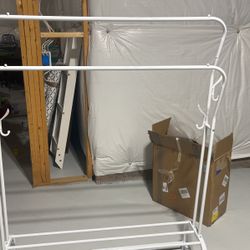 Clothes Hanger 