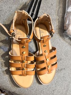 Woman Strap Sandal