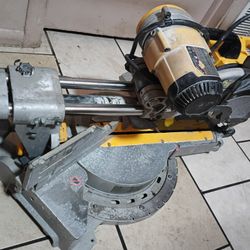 12 Inche -bevel sliding compound miter saw. 