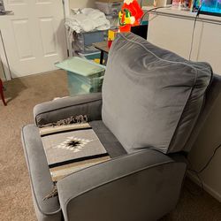 Free  Ladies rocket/ recliner excellent condition 