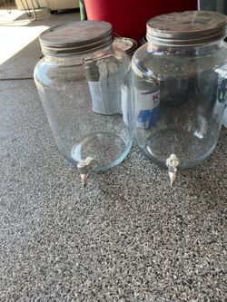 Jug dispensers