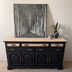 Dresser / Tv Stand / Buffet