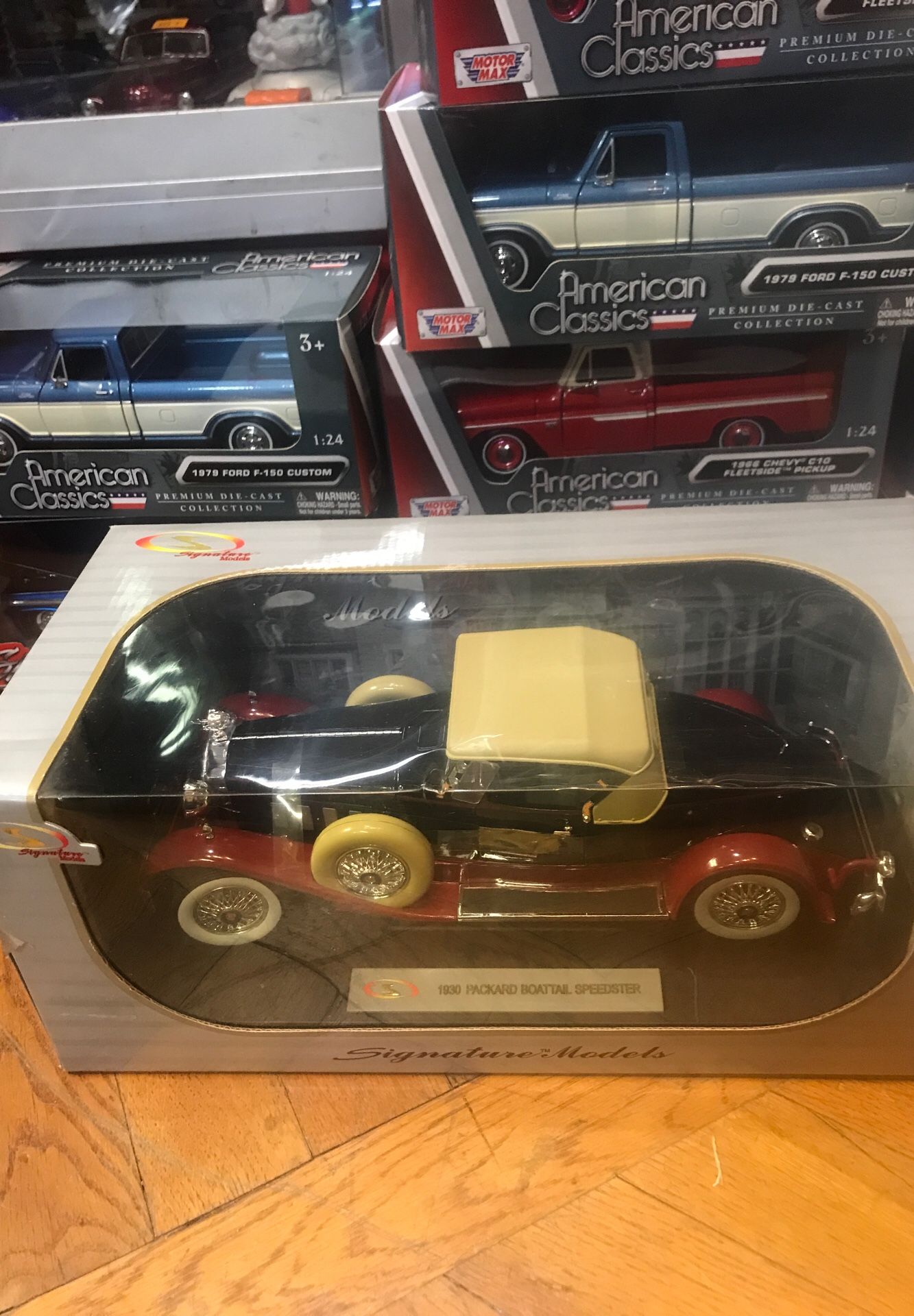 1930 Packard Boattail speedster convertible 1:18 scale diecast collectible