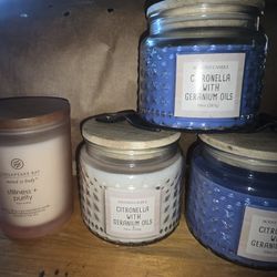 🆕️ 4 SCENTED CANDLES THAT RETAIL $7 EACH. ALL FOR ONE PRICE