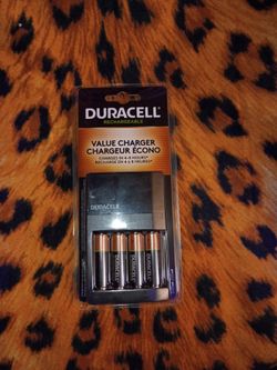 Duracell Rechargeable-Value charger.