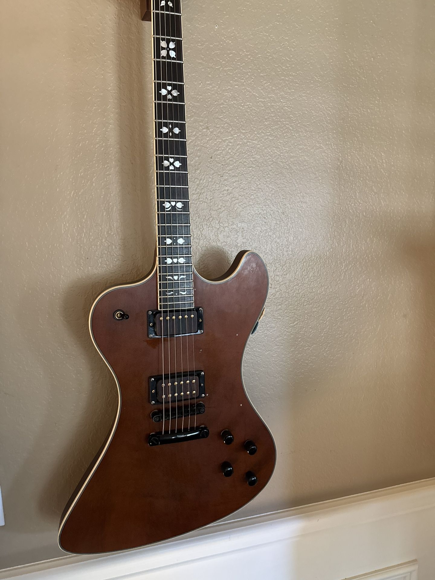 Epiphone Lee Malia Signature RD Artisan