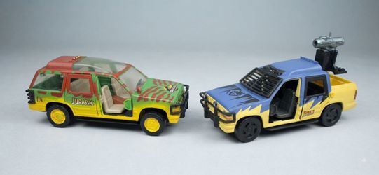 ​🚙 Jurassic Park Explorer #04 & Dino Tracker SUV Toy Bundle