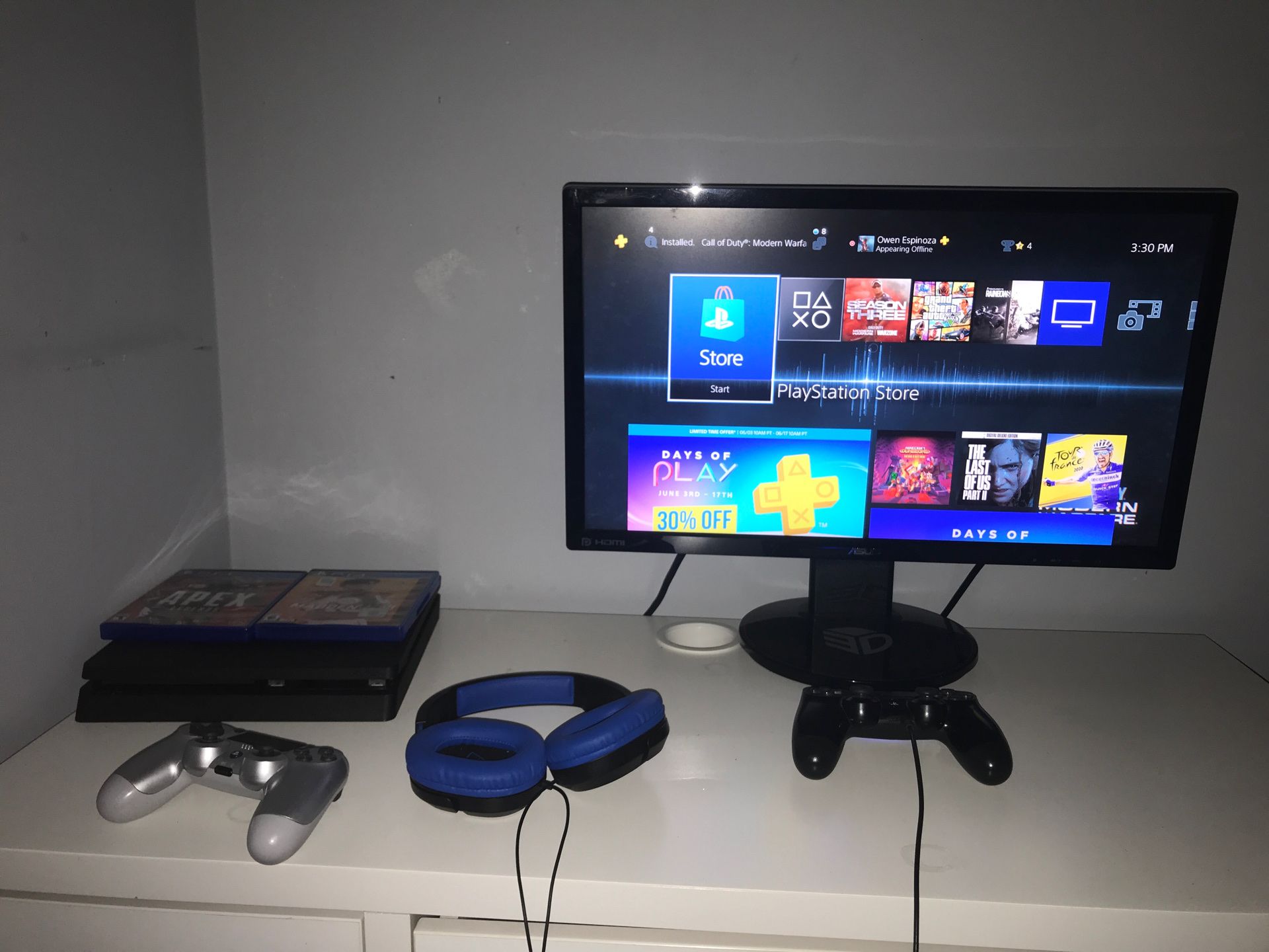 Ps4 setup with 2 accounts and games
