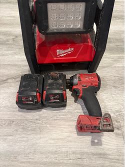 Milwaukee M18 Drill & jobsite light