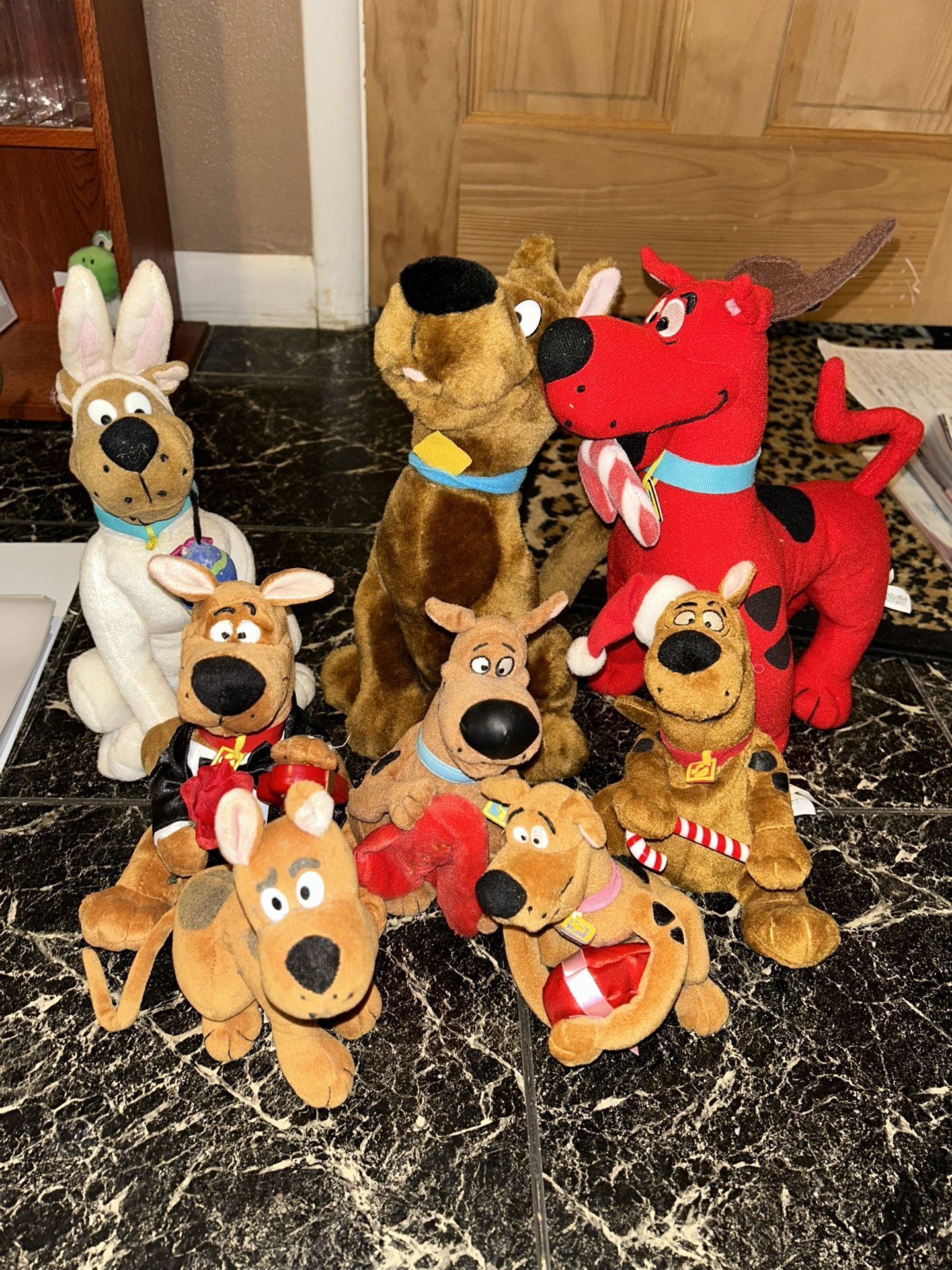 8 Various Scooby Doo Plushies 