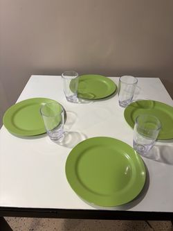 33.5x33.5 dining table with 2 leaves 11.5 inches