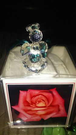 Miniature crystal angel figurine