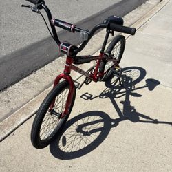 HARO SHREDDER BMX BIKE