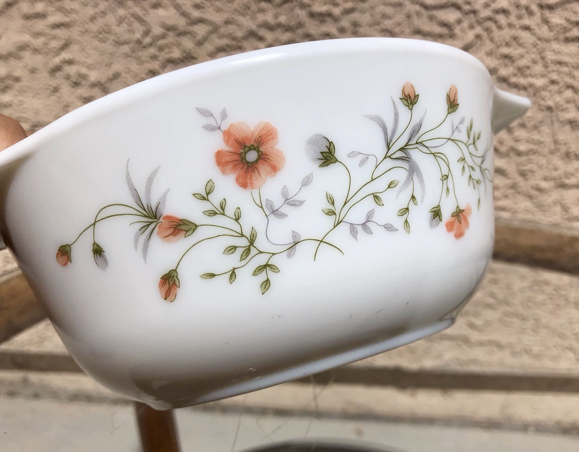 Vintage JAJ English Pyrex "Emily" 240 Casserole