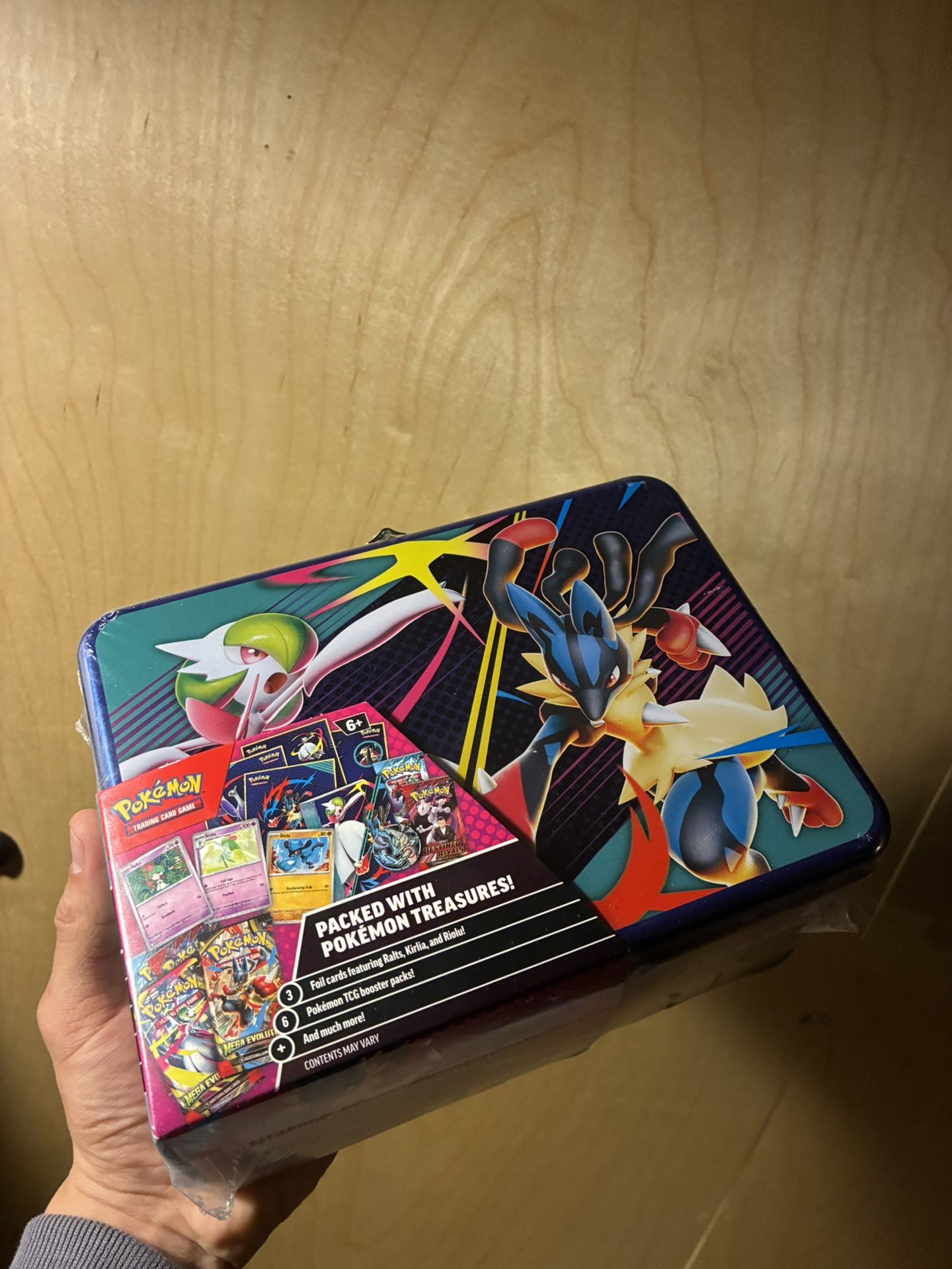 Collector Chest 2025 Pokemon