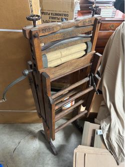 Early 1900’s Hand Crank Clothes Wringer
