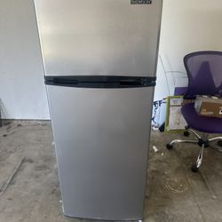 Thomson Compact Fridge 