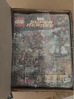 LEGO Super Heroes Hulk Buster Smash 76031, 248 Pieces,