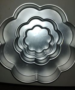 Three cake pans all for $12