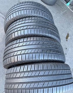 225/60/17 Michelin đđ Vendo un set de llantas con 80% de vida las 4 đđ