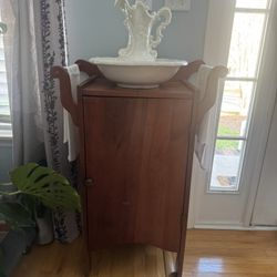 Antique pitcher & basin sink