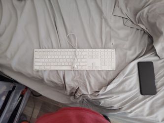 Apple Keyboard 