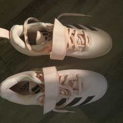 Zapatos Adidas Size 7 De Mujer Limpios Color Rositas $15