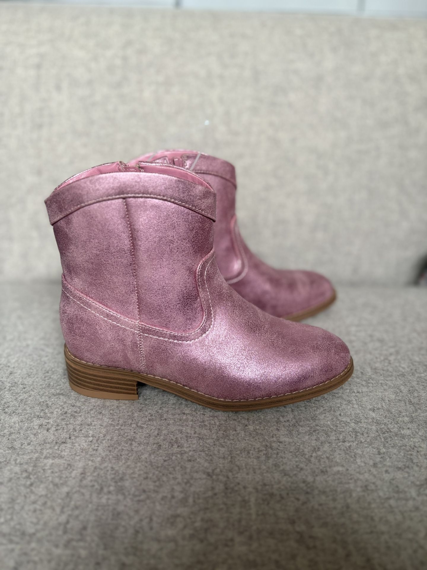 Pink Shoes / Boots Girl Size 3 M