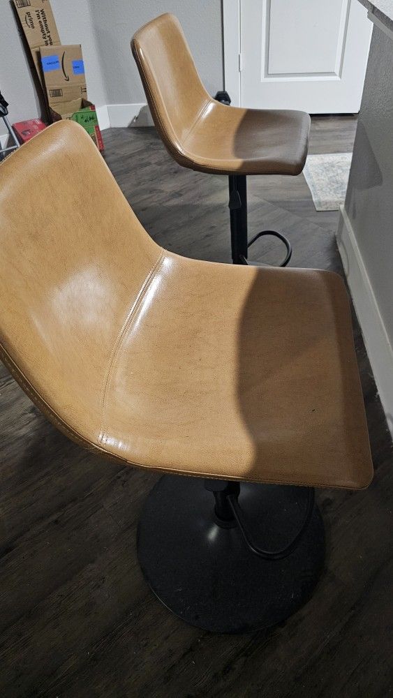 Give me an offer: Bar stools