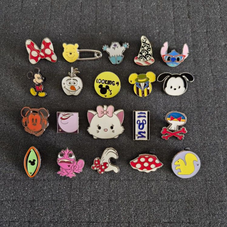 20 Disney trading pins lot set.Tradeable at all disney parks.