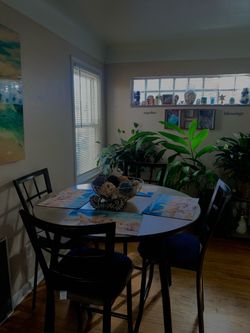 Table & Chairs