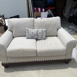 Couch/love seat Set