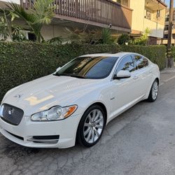 BEAUTIFUL LUXURY JAGUAR 5.0 V8 LOW MILES