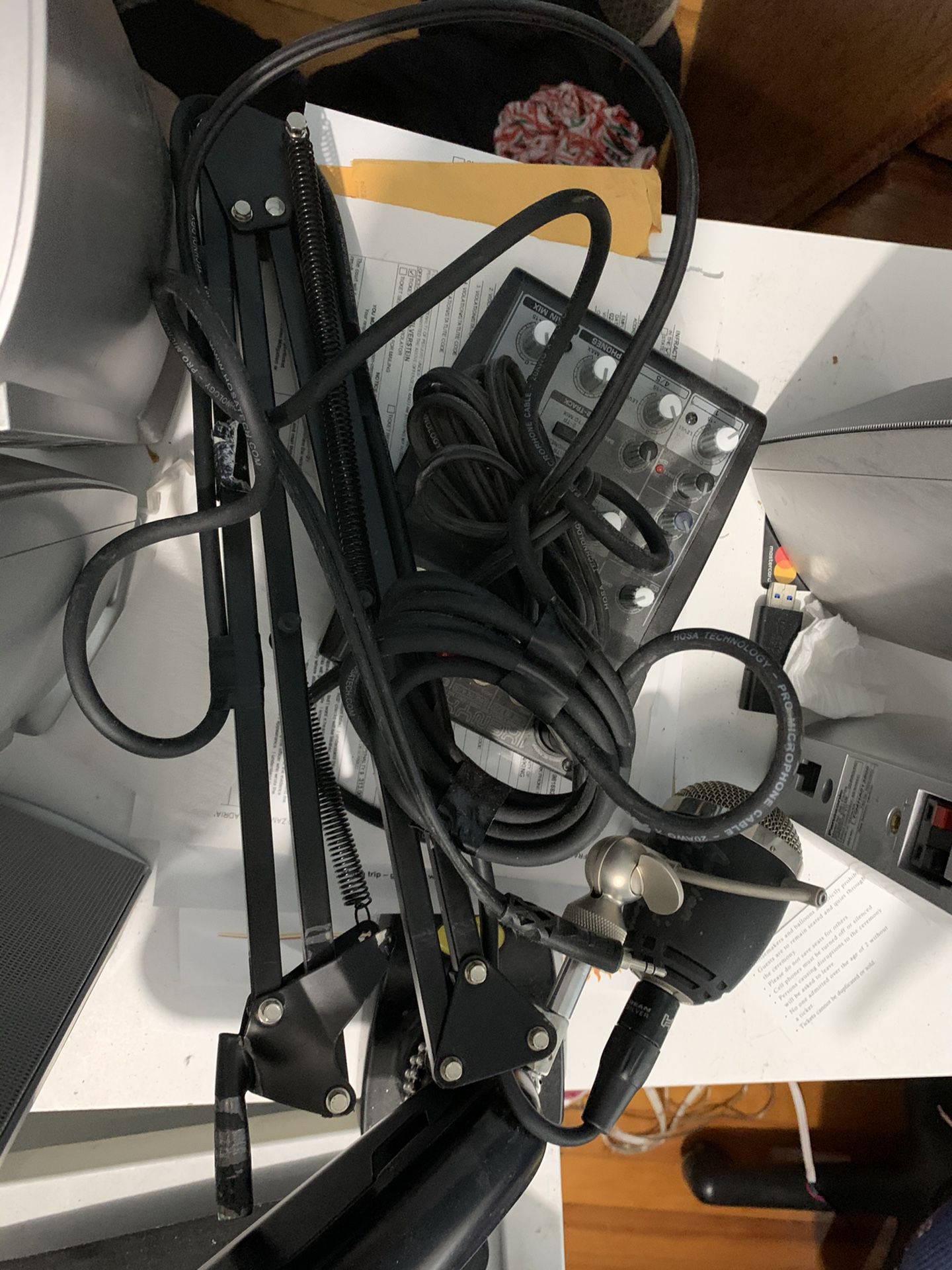 Studio mic with cable & audio mixer