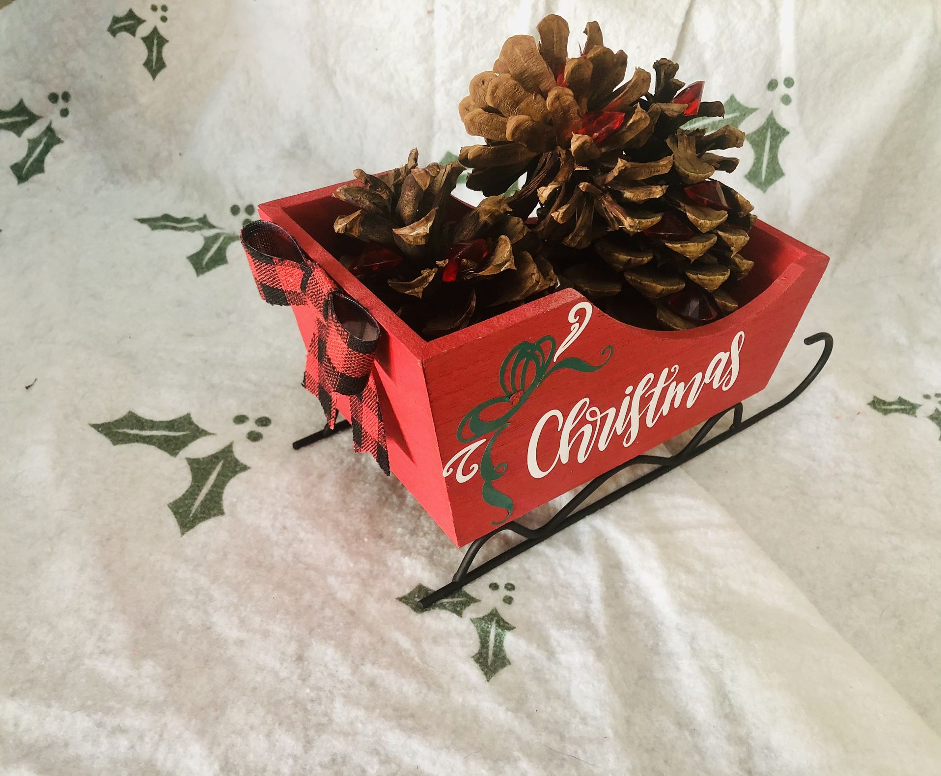 Santa’s Sleigh Christmas Decor