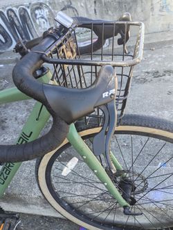 LA bicy es usada pero esta bien cuidada