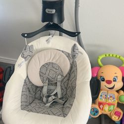 Graco Baby Swing & Soother with Vibration – Excellent Condition