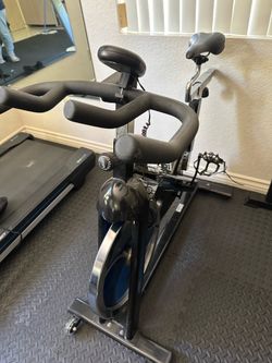 Horizon Fitness Exercise Bike with extra seat cushion in excellent condition