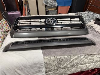 Toyota Tundra Front Grill assembly OEM