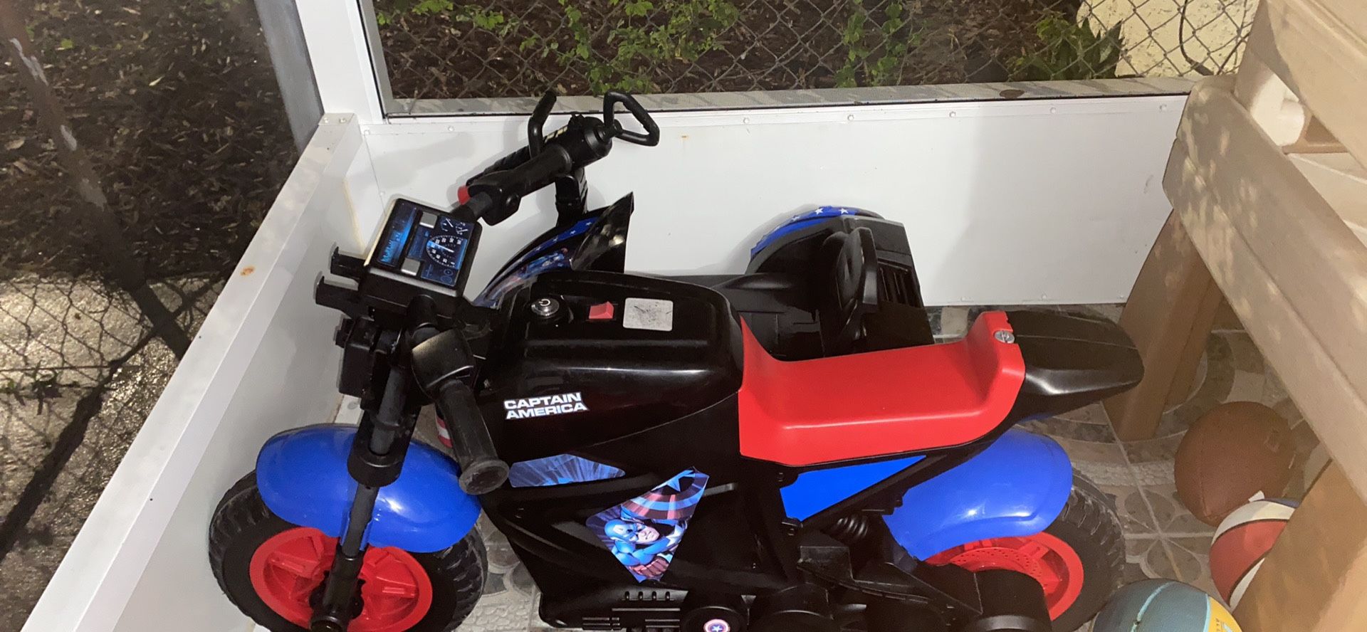 Captain America motorcycle kids ride on