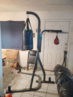 Two-piece kickboxing set
