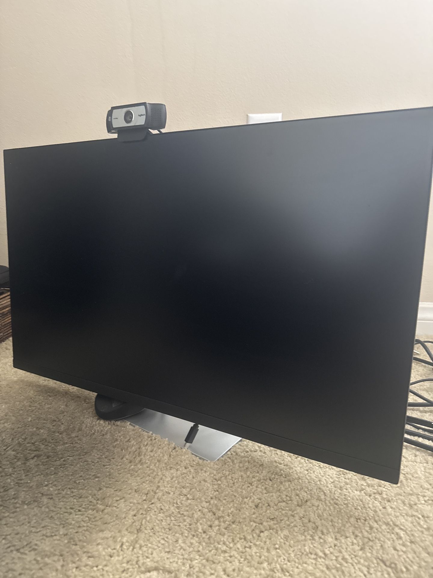24inch Computer monitor + Camera