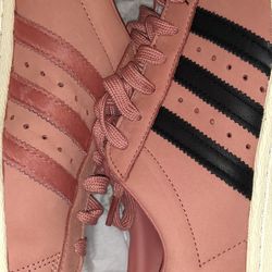 Shell toe Adidas Superstar women size 11