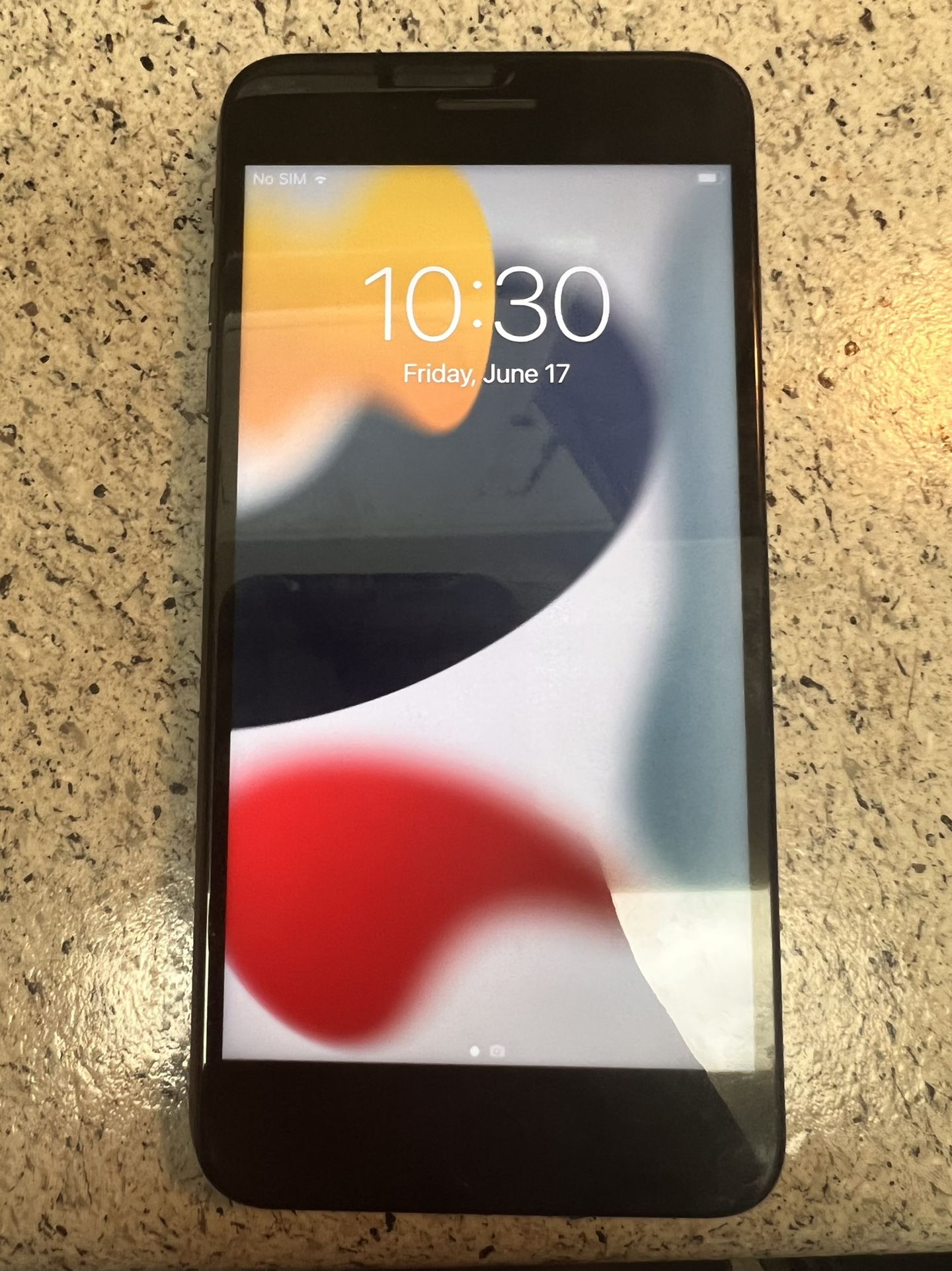 iPhone 8 Plus 64 Gb unlocked For any Carrier 