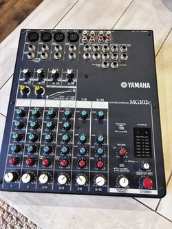 Mixing console YAMAHA MG102c