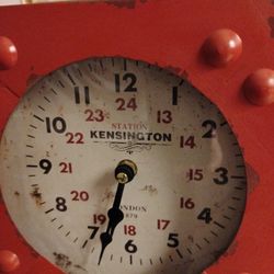 Decorative Metal Kensington station clock