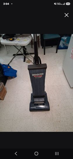 VACUUM  CLEANER. HOOVER  UPRIGHT