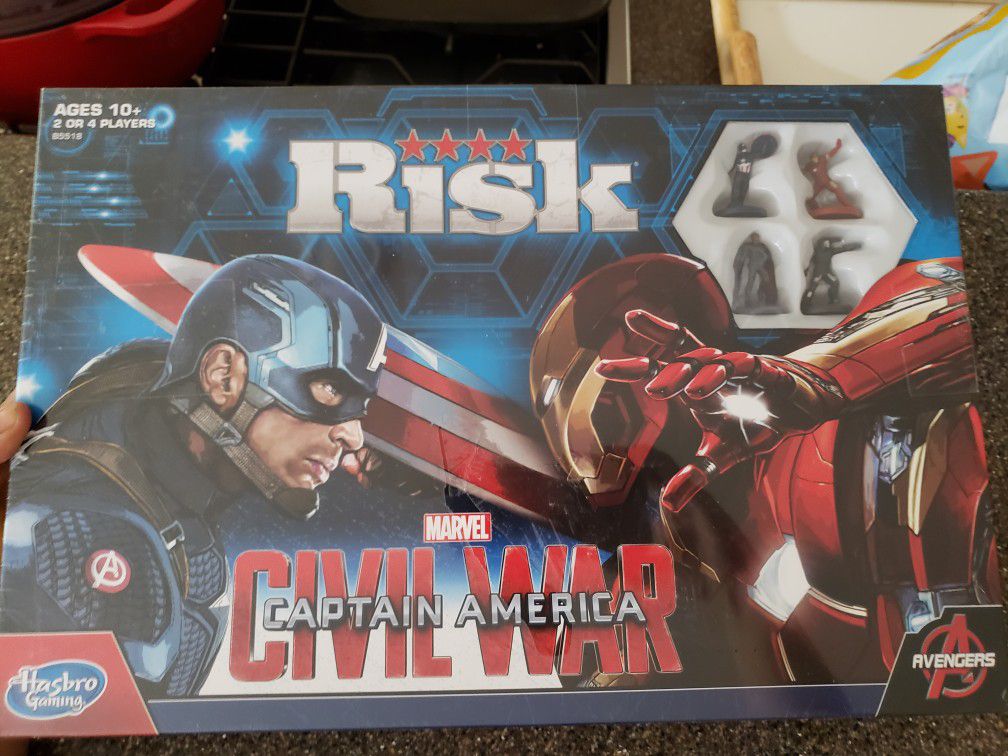 NIB Marvel Captain America Risk Game