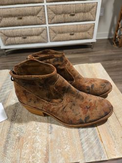 Sofft boot size 10
