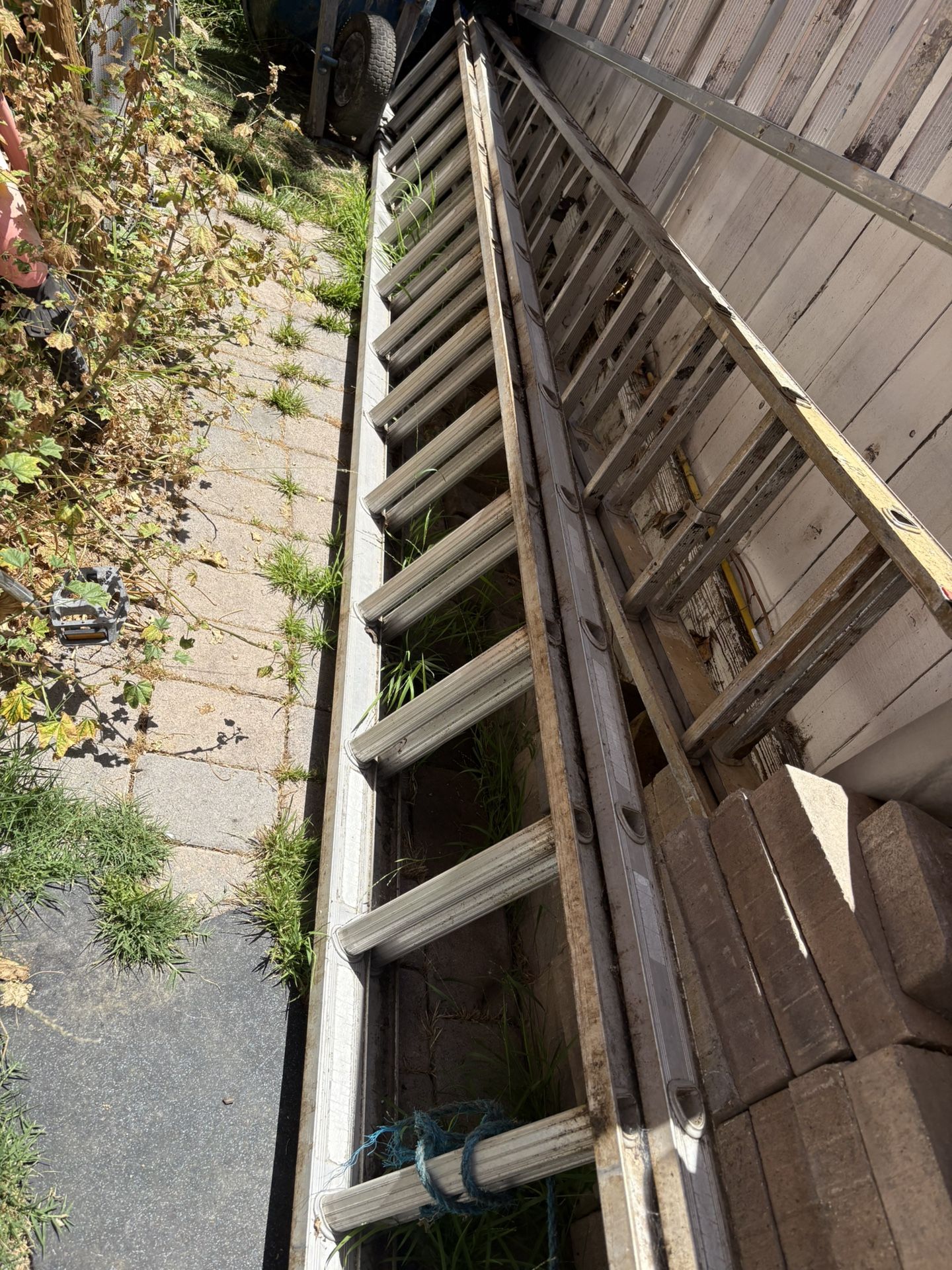 32 Ft Ladder - Escalera